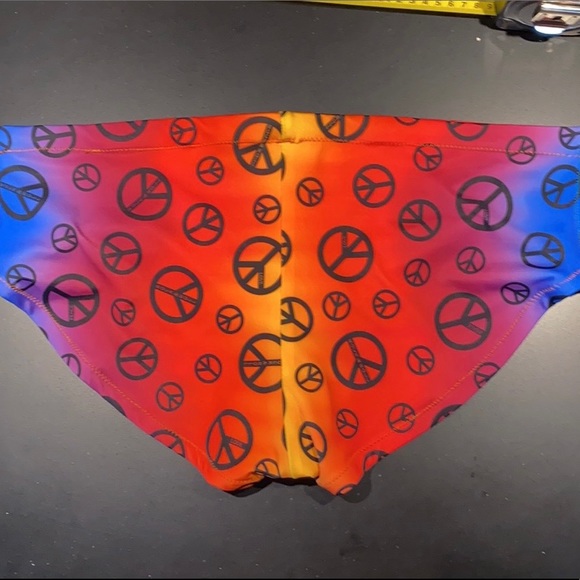 Men’s “peace” swim brief XL - Picture 9 of 9